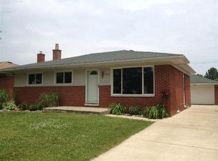 30317 Lisch St, Gibraltar, MI 48173