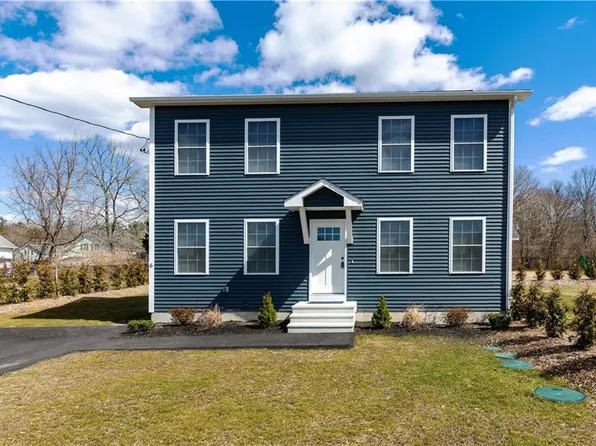 6 River St, Wood River Junction, RI 02894
