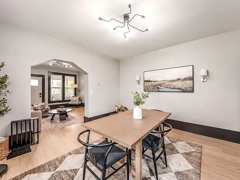 302 E Markison Ave #302 — Photo 9