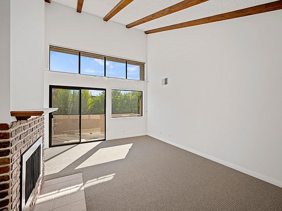 3rd image of 2143 Montrose Ave Unit 309