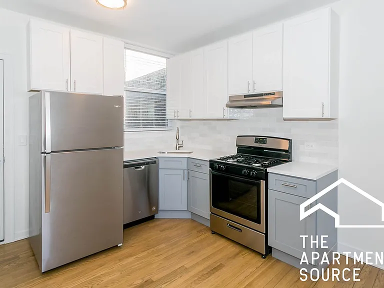 5214 N Damen Ave #3 — Photo 1
