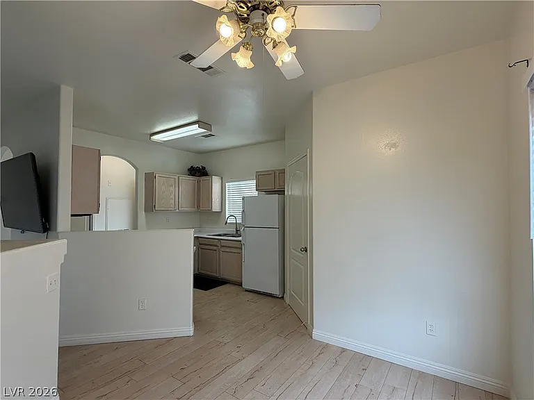 5525 W Flamingo Rd #2016 — Photo 11