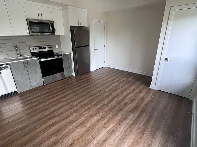 630 Churchill Ave N #304 — Photo 7