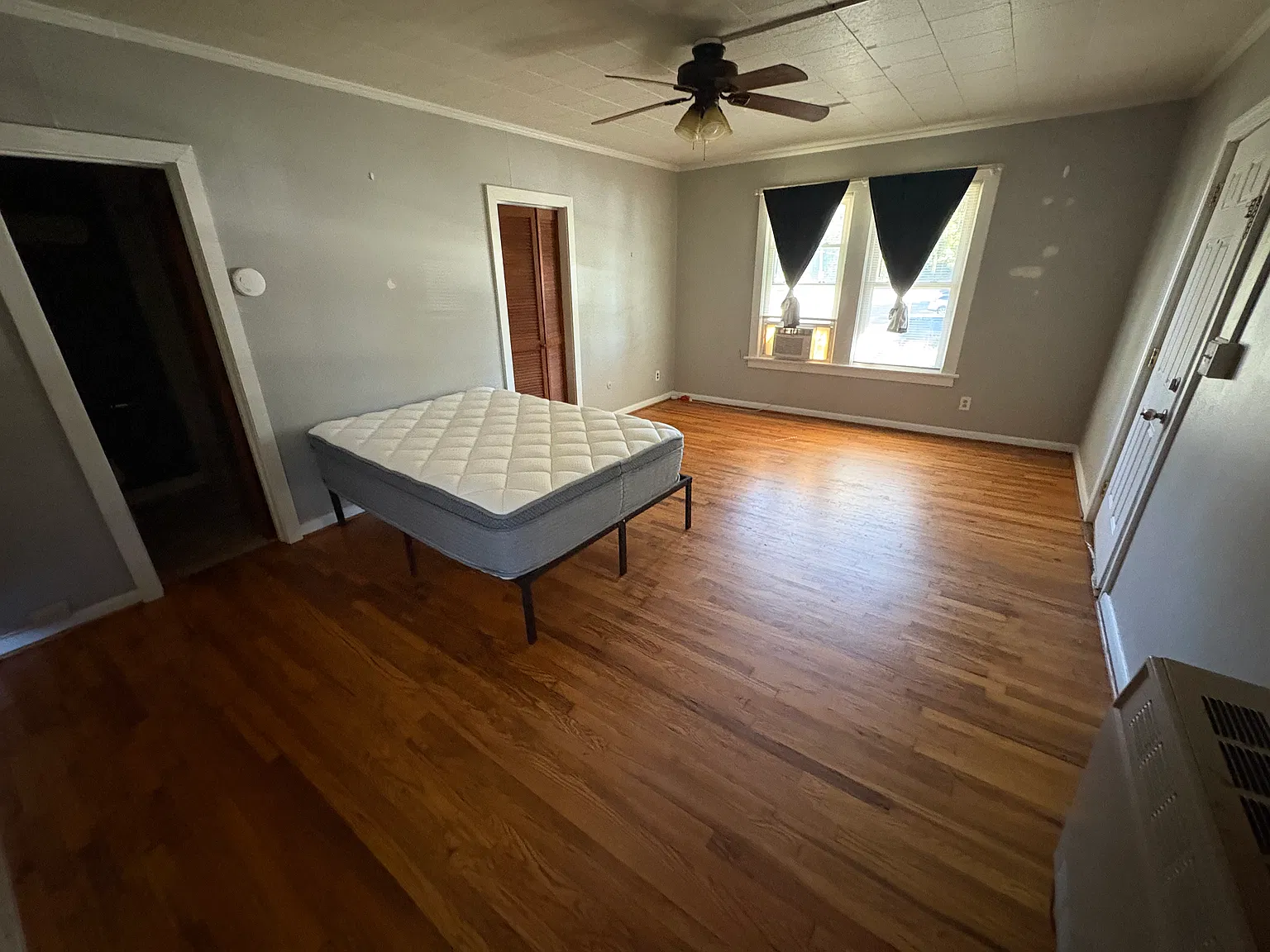 Studio, 500 sqft, $950 — Photo 2