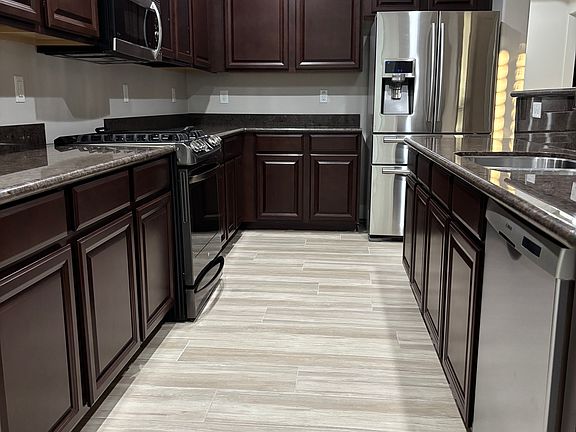 5th image of 32246 N Cat Hills Ave