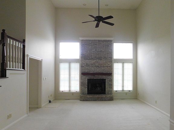 4th image of 2807 S Dale Ct