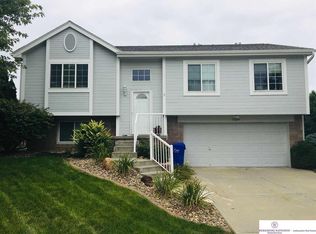 17254 Ruggles St, Omaha, NE 68116