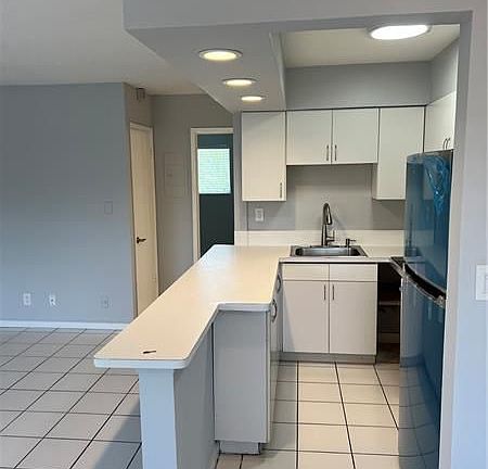 4th image of 1810 E Oakland Park Blvd APT 12