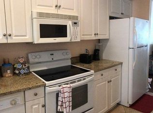 492 Moss Creek Ln, Brunswick, GA 31520
