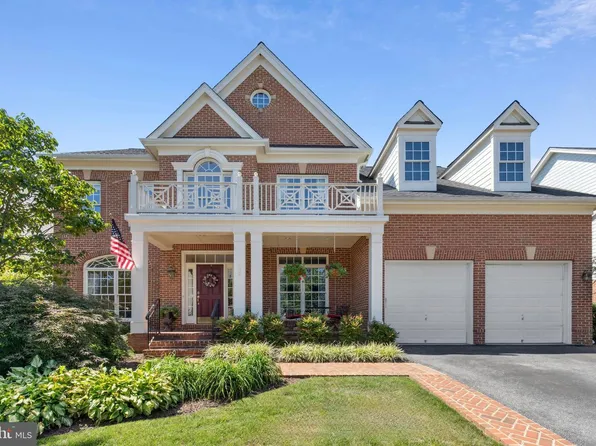 702 Pearson Point Pl, Annapolis, MD 21401