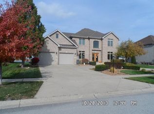 25 Leicester Rd, Munster, IN 46321