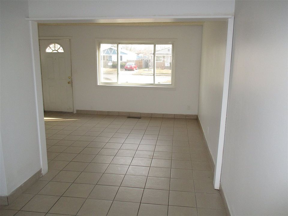 19777 Abrahm St, photo 2