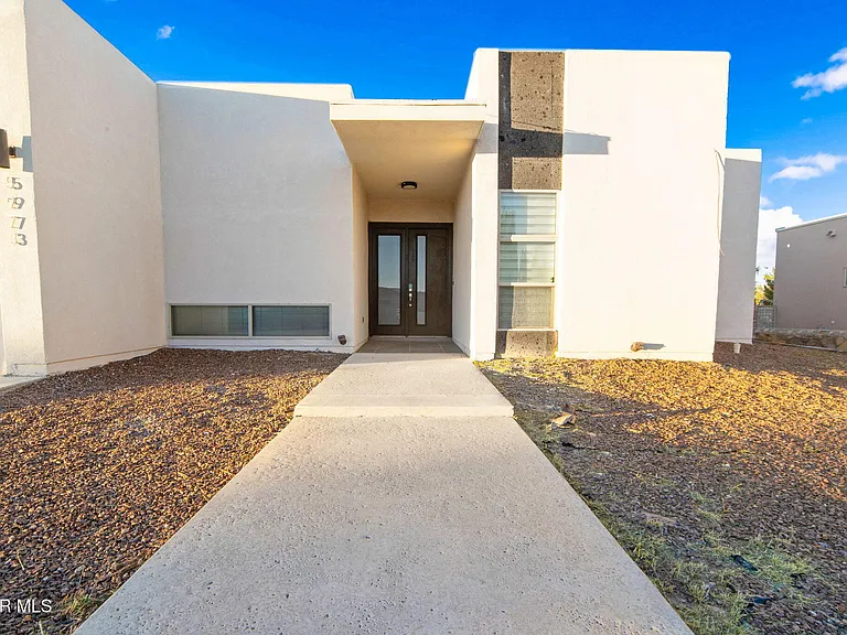 5973 Cartagena Cir — Photo 1