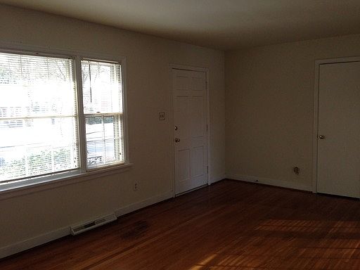 2nd image of 8410 Zell Ln