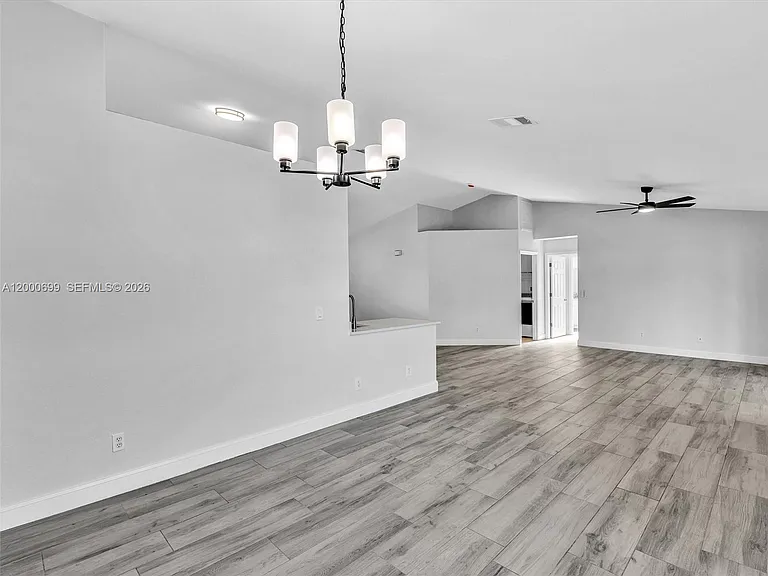2022 NW 9th Ter — Photo 13