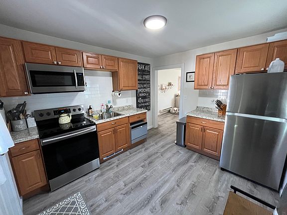 2nd image of 20 Edgewood St #2