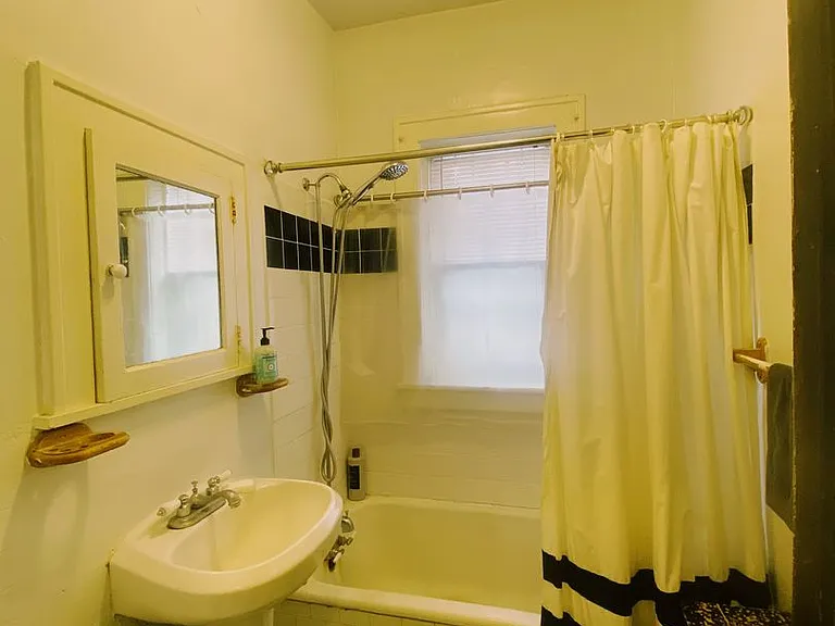 2212 Girard Ave. S — Photo 39