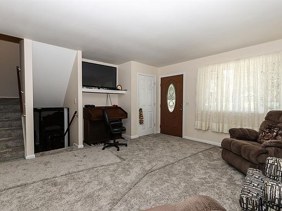 3rd image of 2983 Montezuma Dr