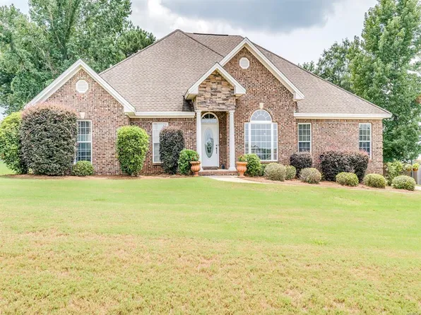 329 Stonegate Trl, Wetumpka, AL 36093