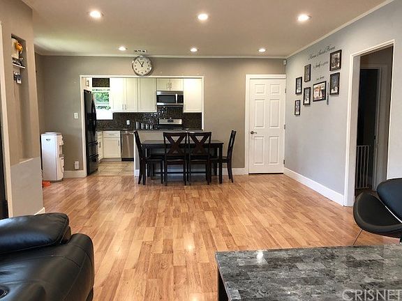 5th image of 6015 Beck Ave