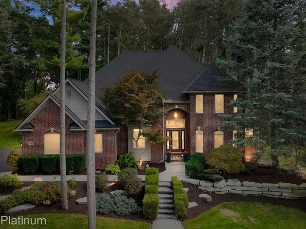 5431 Arbor Bay Dr, Brighton, MI 48116