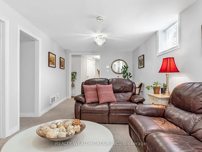 771 Eversley Dr #BASEMENT — Photo 2