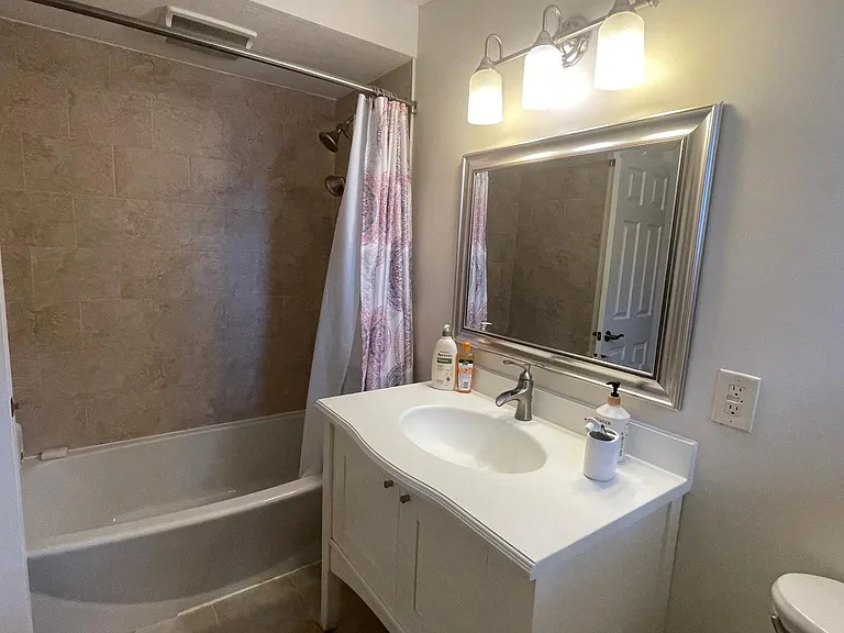 2nd Bathroom
