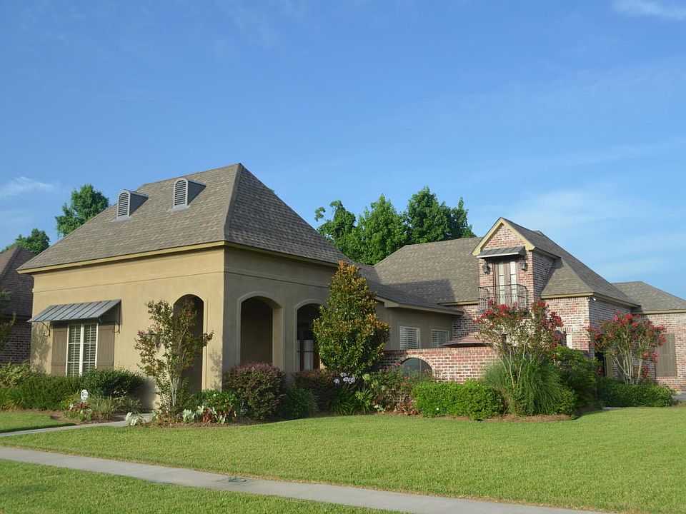 1st image of 301 Vanburg Pl