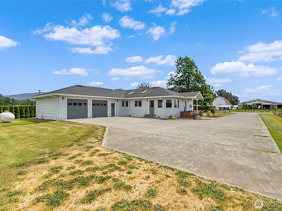 3rd image of 3084 Lindsay Road