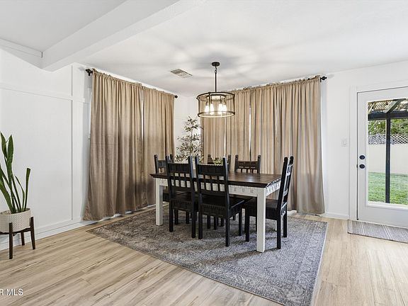 3rd image of 43851 Fern Ave
