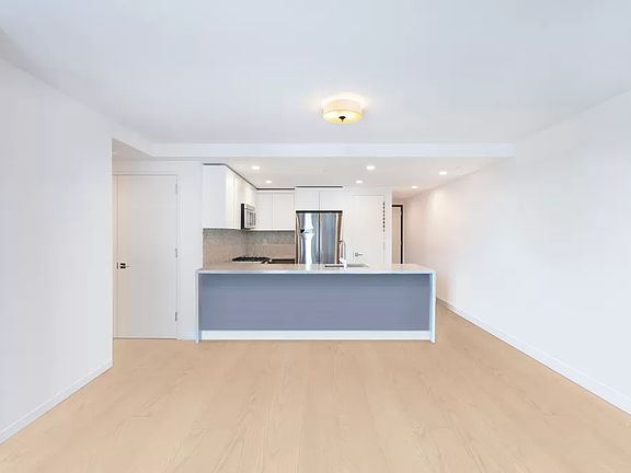 3rd image of 2128 Ocean Ave #3I
