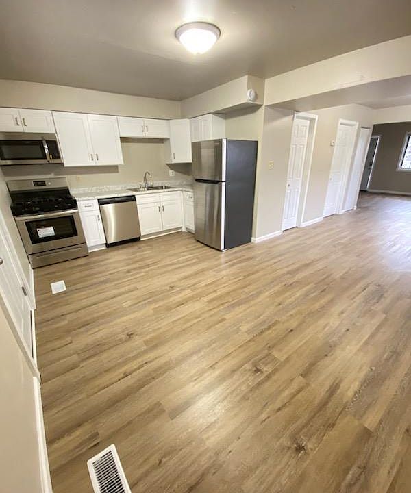1st image of 5807 Creekview Ct W #5807
