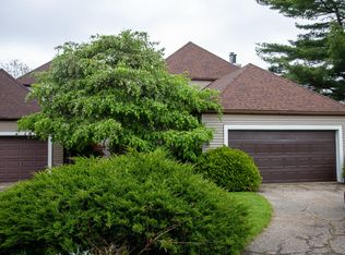 280 Fairway Ct, Plainwell, MI 49080
