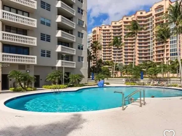 90 Edgewater Dr APT 617, Coral Gables, FL 33133