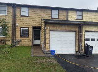 5477 Trastevere Rd, Clay, NY 13041