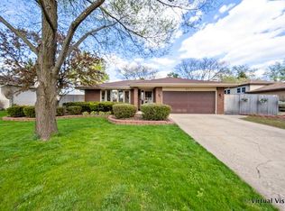 6711 Barrett St, Downers Grove, IL 60516