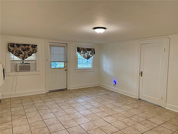 3rd image of 1838 Upperline St #102