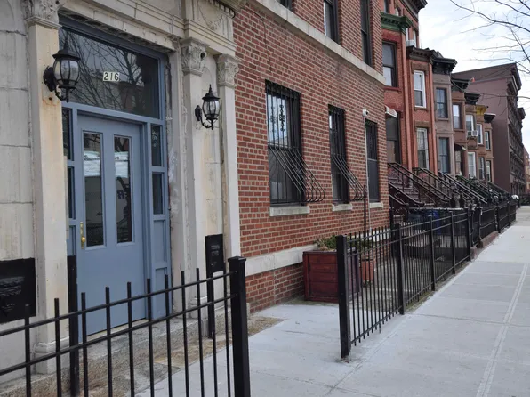 216 Macon Street