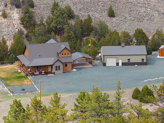 2nd image of 747 Lakeside Dr