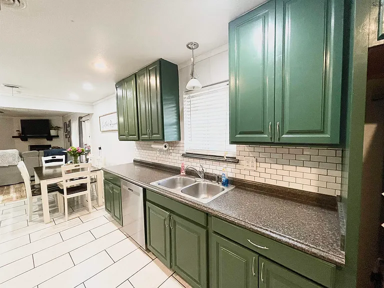 4608 Priscilla Ln — Photo 8