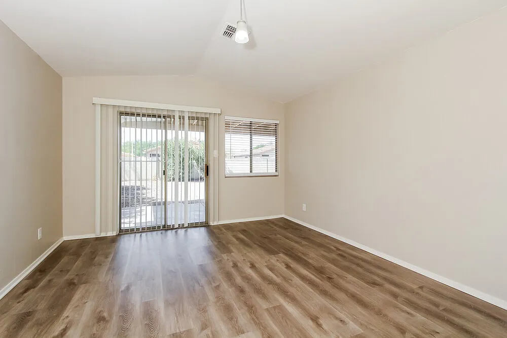 3 bed, 2.0 bath, 1568 sqft, $2,185 — Photo 4