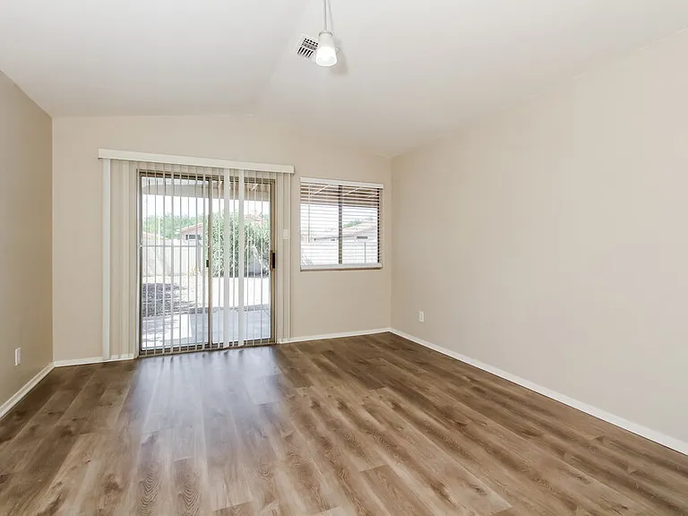 6586 W Blythe Pl — Photo 4