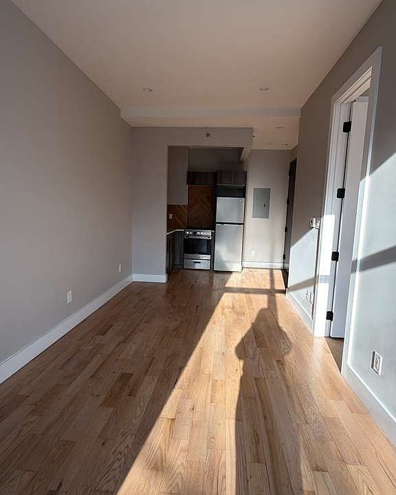 2nd image of 1656 Weeks Ave #3