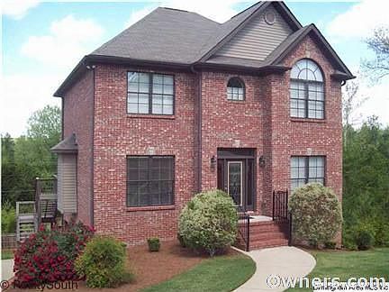 NEW PRICE! 3BR/2.5BA MOVE-IN-READY