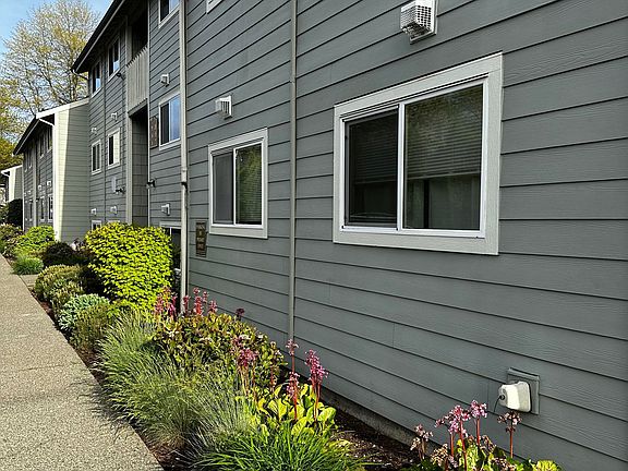 Steele Manor Exteriors