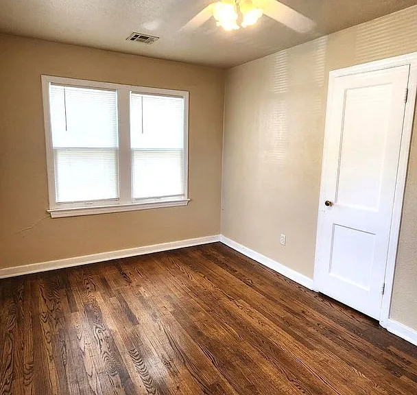 1017 N Tabor Ave — Photo 20