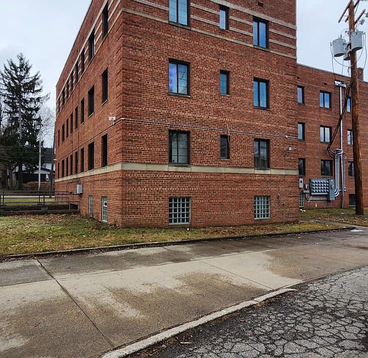 1st image of 2461 Noble Rd #195f53c20