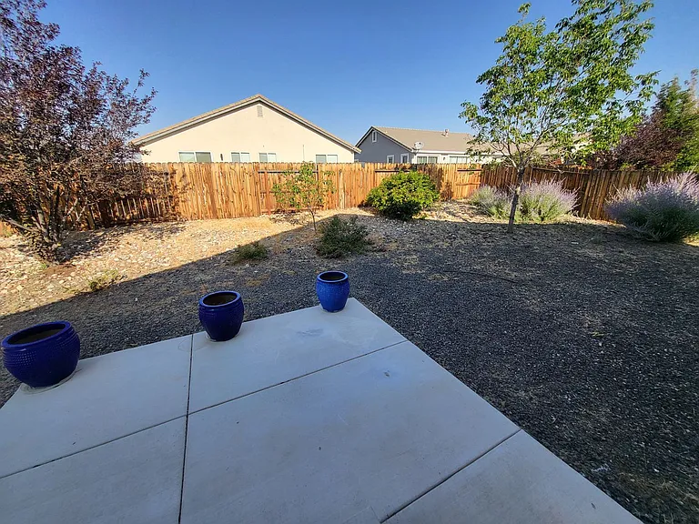 141 Catlin St — Photo 12
