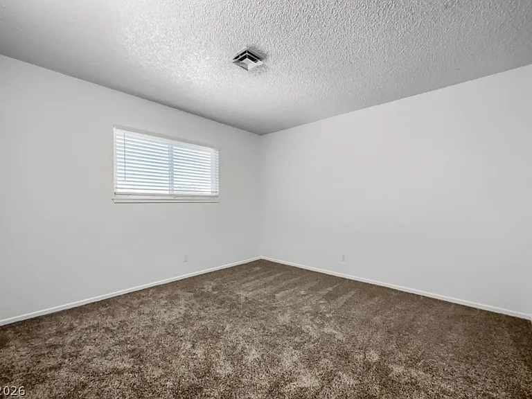 823 Center St — Photo 15
