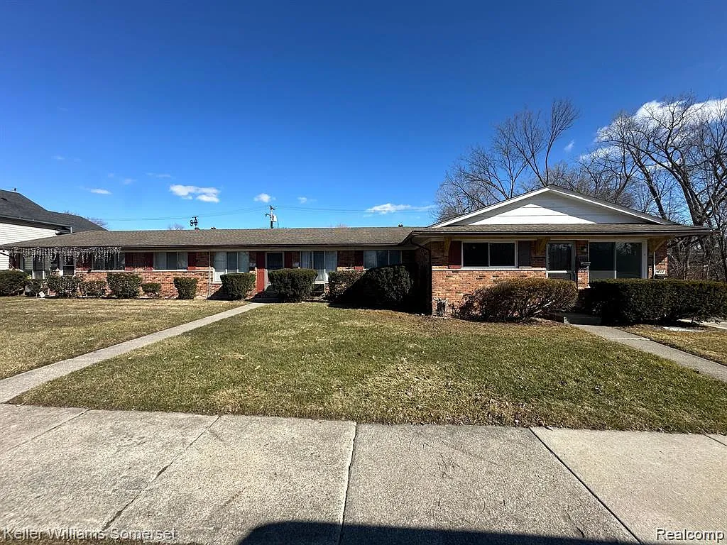 1 bed, 1.0 bath, 800 sqft, $875 — Photo 2